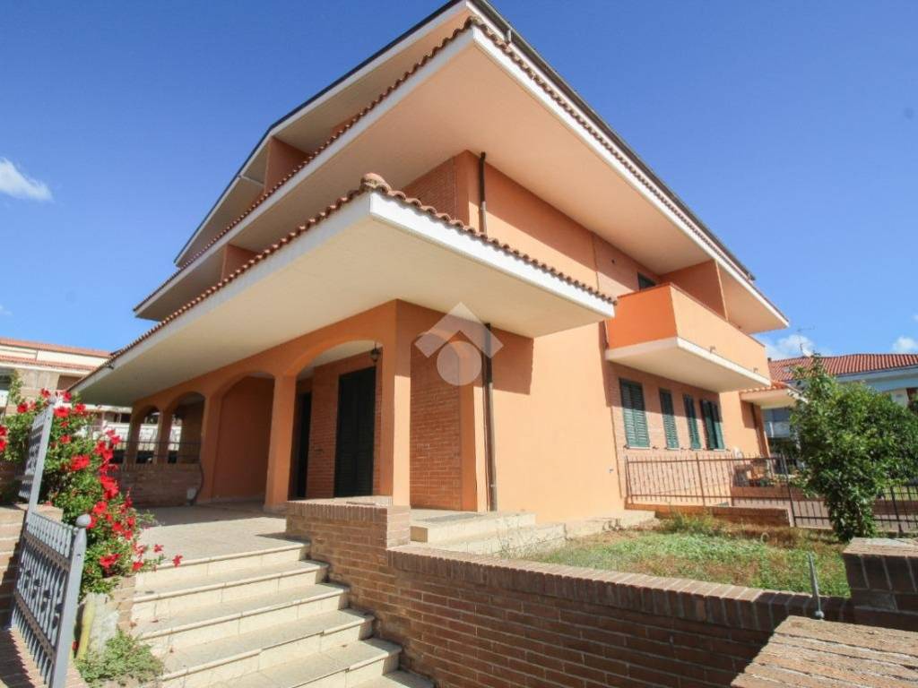 appartamento in vendita a Città Sant'Angelo in zona San Martino