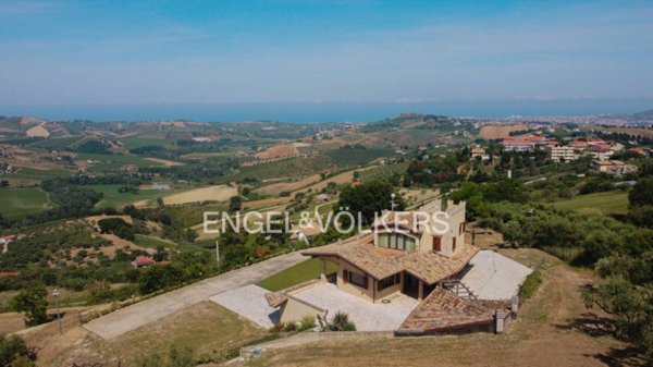 casa indipendente in vendita a Città Sant'Angelo