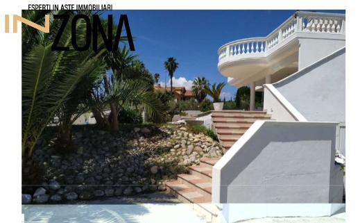casa indipendente in vendita a Città Sant'Angelo in zona Fonte Umano