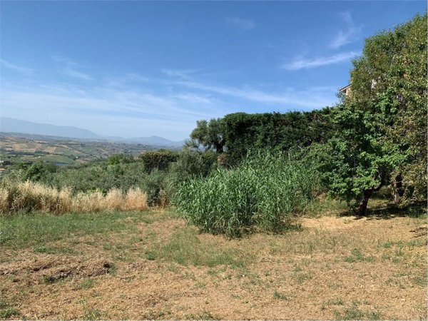 terreno edificabile in vendita a Città Sant'Angelo