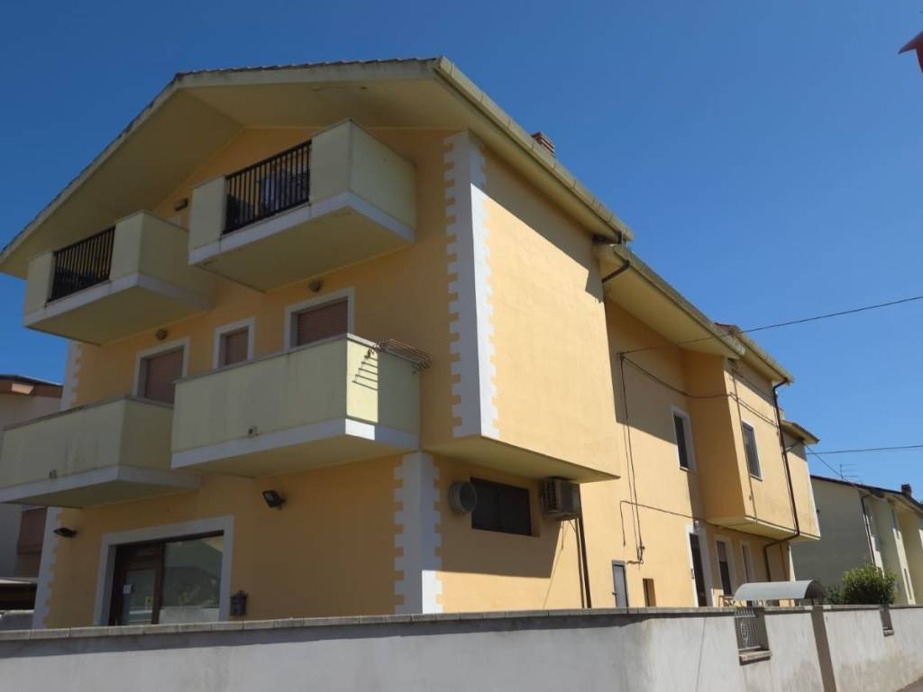 appartamento in vendita a Città Sant'Angelo in zona San Martino