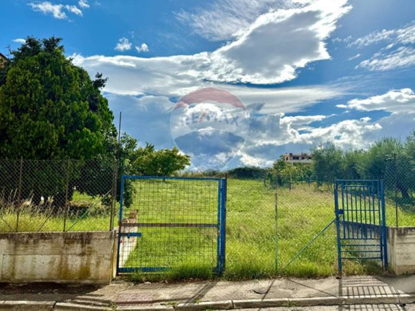 terreno edificabile in vendita a Città Sant'Angelo in zona San Martino