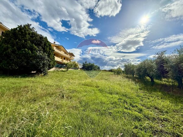 terreno edificabile in vendita a Città Sant'Angelo