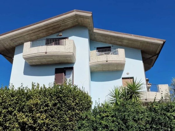 appartamento in vendita a Città Sant'Angelo in zona San Martino