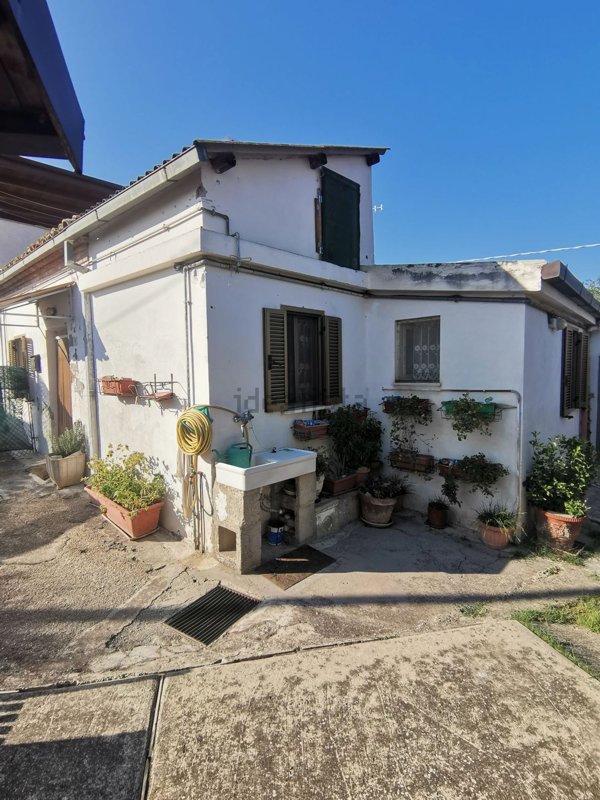 appartamento in vendita a Città Sant'Angelo in zona Villa Cipressi