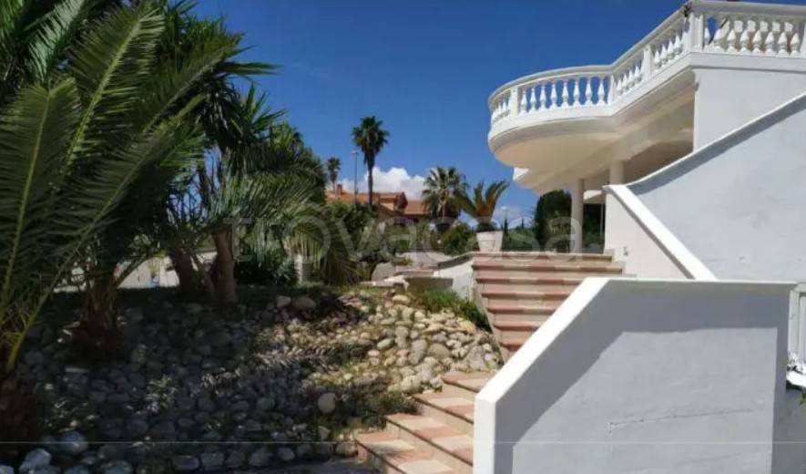 casa indipendente in vendita a Città Sant'Angelo