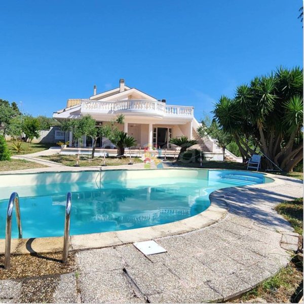 casa indipendente in vendita a Città Sant'Angelo