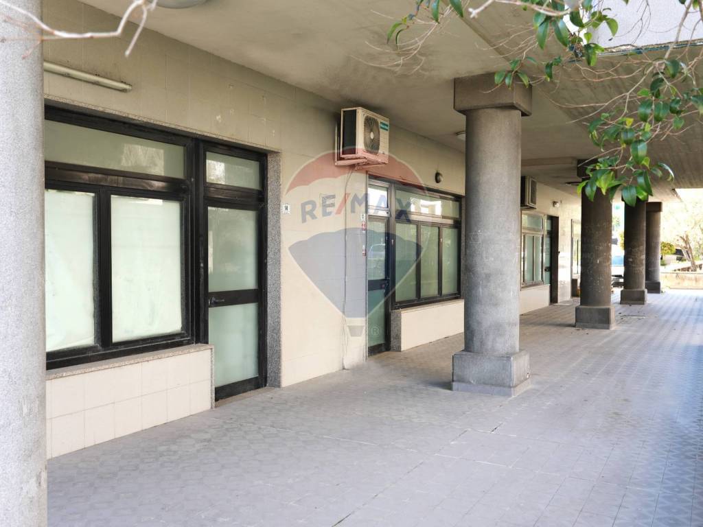 negozio in vendita a Città Sant'Angelo