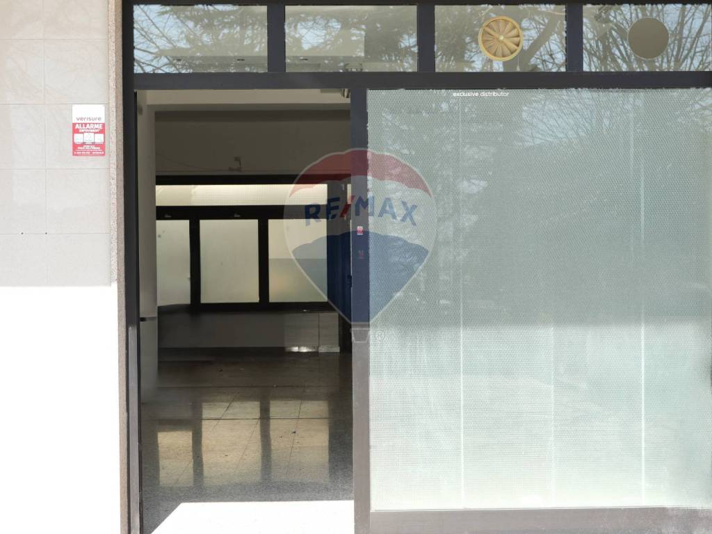 negozio in vendita a Città Sant'Angelo