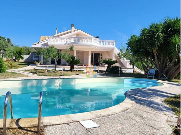 casa indipendente in vendita a Città Sant'Angelo in zona Fonte Umano