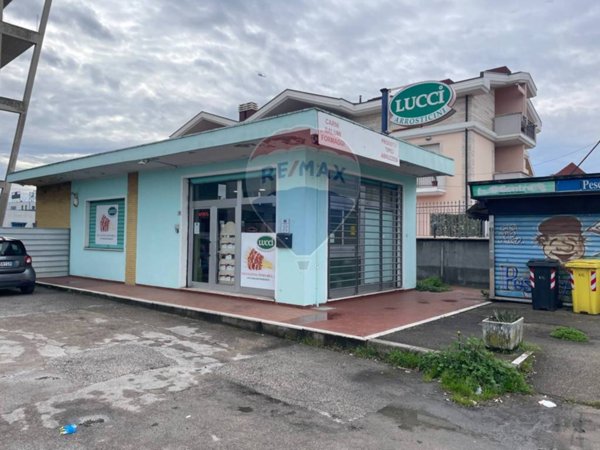 negozio in vendita a Città Sant'Angelo