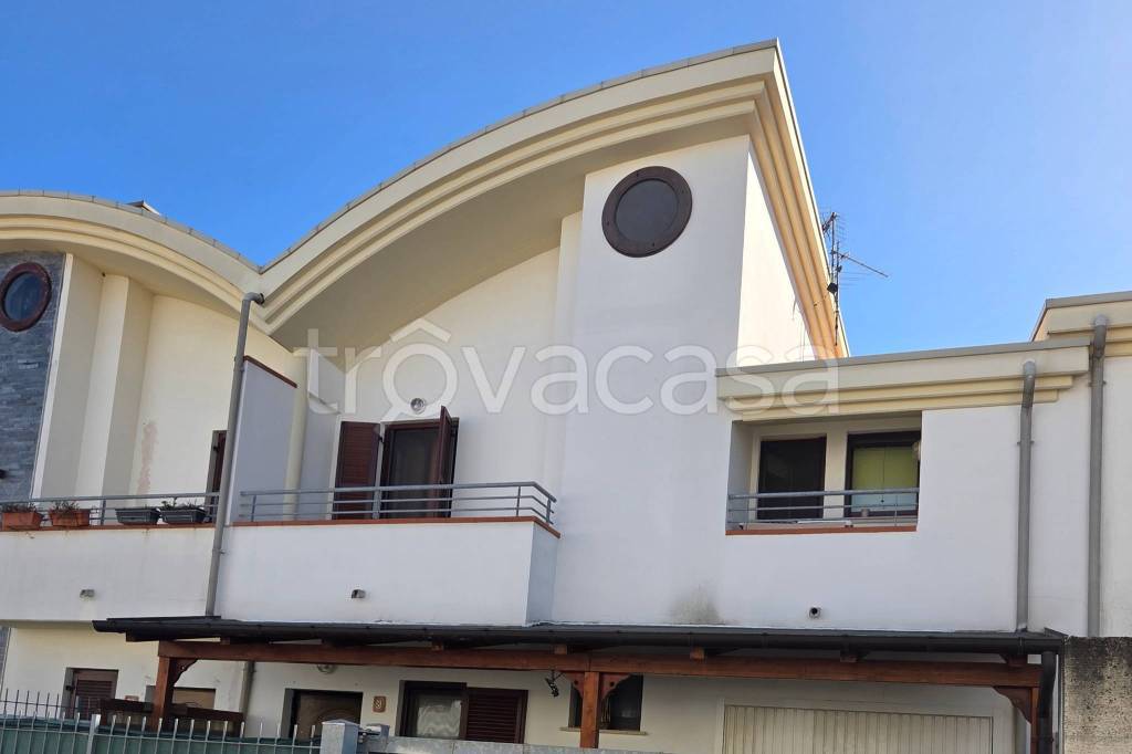 casa indipendente in vendita a Città Sant'Angelo