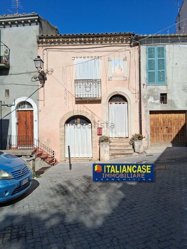 casa indipendente in vendita a Città Sant'Angelo