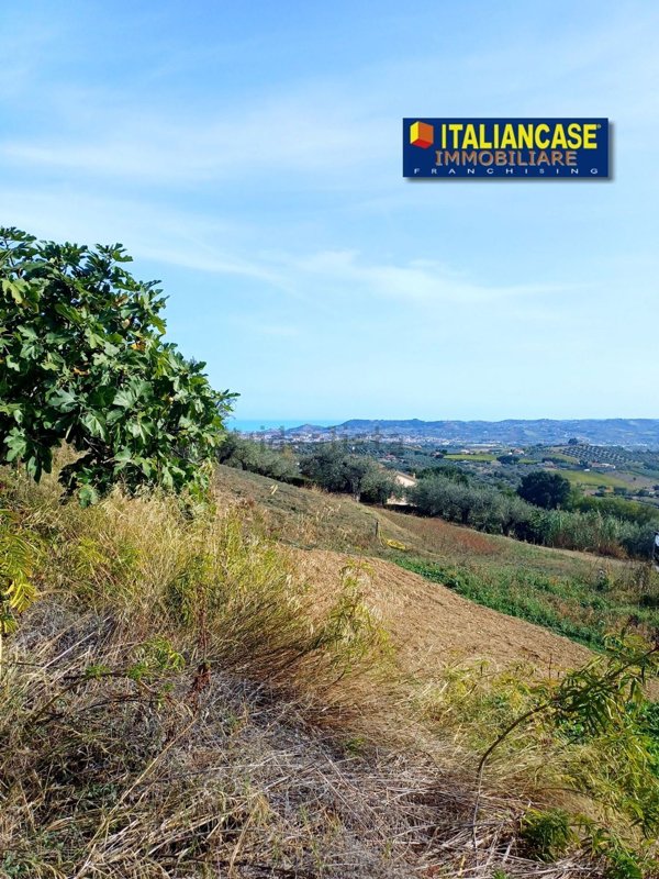terreno edificabile in vendita a Città Sant'Angelo