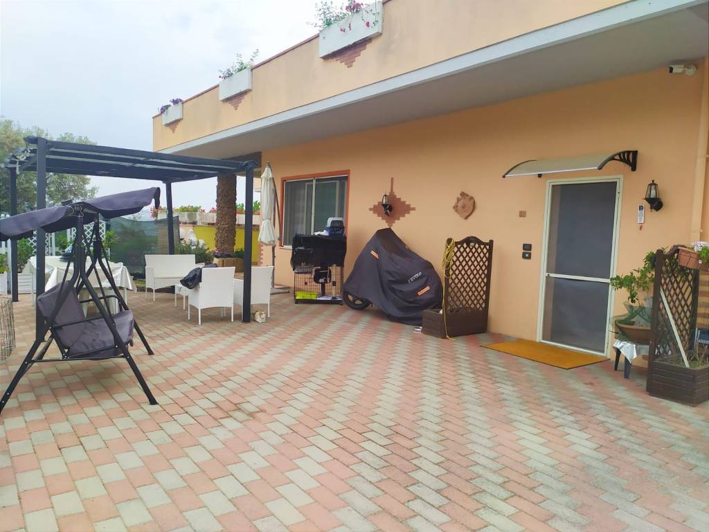 appartamento in vendita a Città Sant'Angelo in zona Fonte Umano