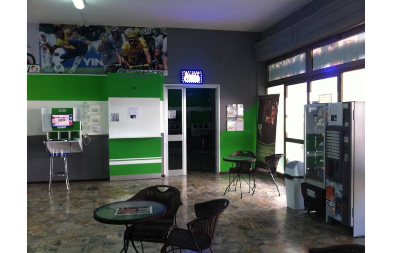 negozio in vendita a Città Sant'Angelo