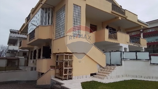 casa indipendente in vendita a Città Sant'Angelo