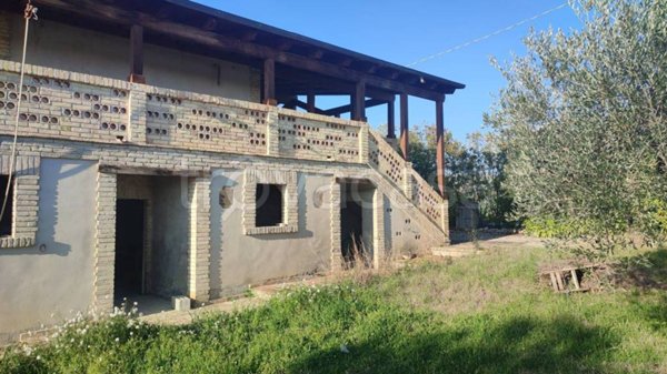 casa indipendente in vendita a Città Sant'Angelo