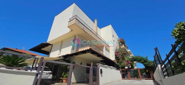 casa indipendente in vendita a Città Sant'Angelo