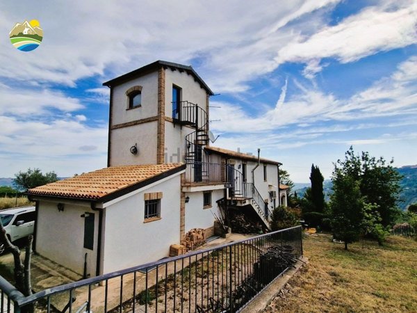 casa indipendente in vendita a Città Sant'Angelo