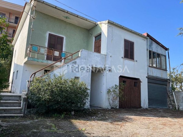 casa indipendente in vendita a Città Sant'Angelo