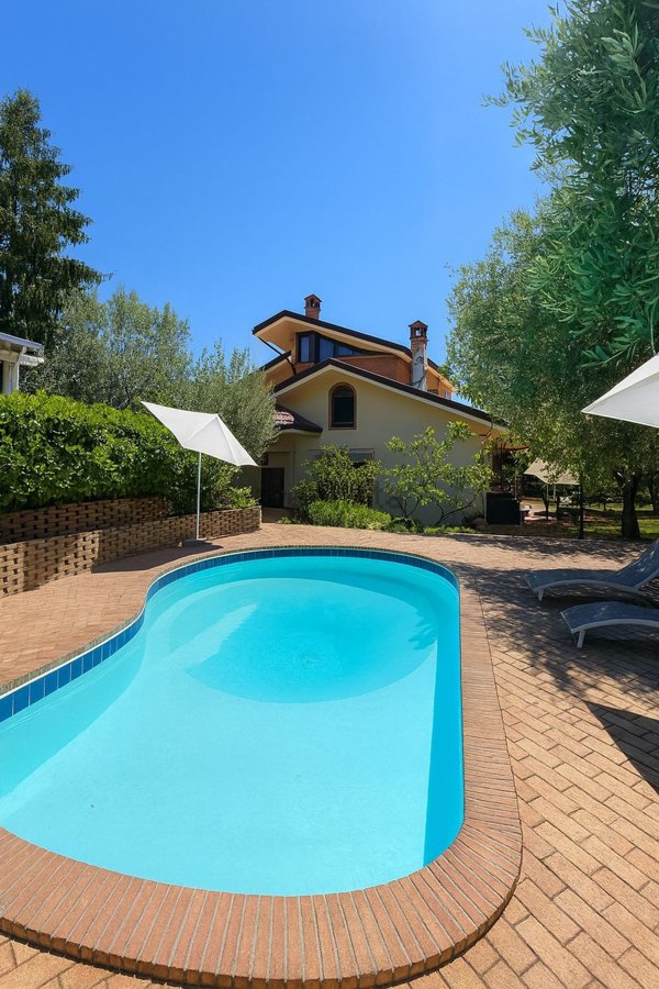 casa indipendente in vendita a Città Sant'Angelo