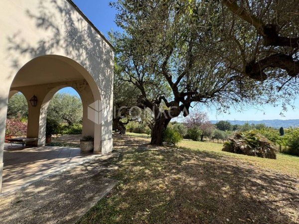 casa indipendente in vendita a Città Sant'Angelo