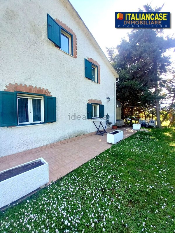 casa indipendente in vendita a Città Sant'Angelo