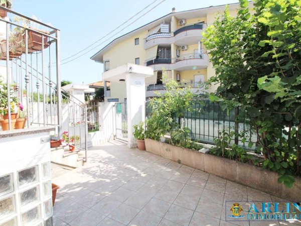 casa indipendente in vendita a Città Sant'Angelo