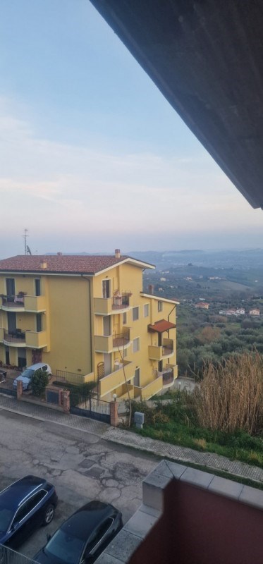 appartamento in vendita a Città Sant'Angelo in zona Annunziata