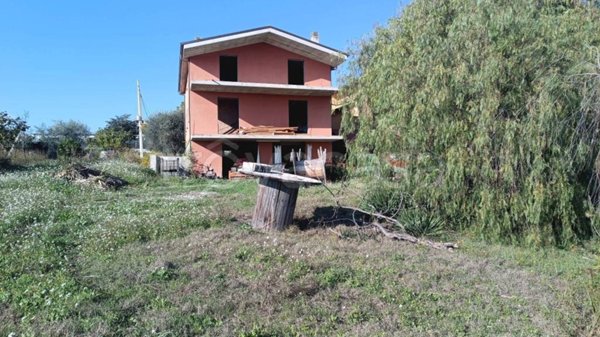 appartamento in vendita a Città Sant'Angelo in zona San Martino