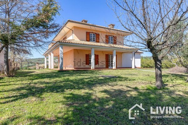 casa indipendente in vendita a Città Sant'Angelo