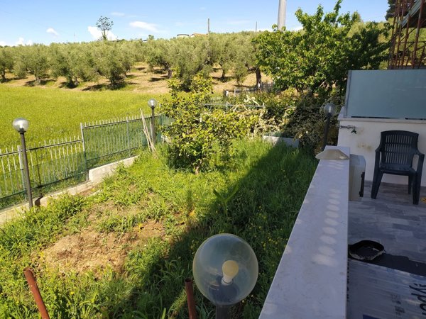 appartamento in vendita a Città Sant'Angelo in zona Fonte Umano
