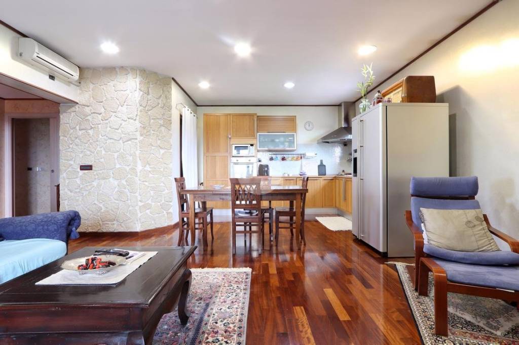 casa indipendente in vendita a Città Sant'Angelo