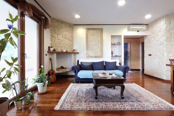 casa indipendente in vendita a Città Sant'Angelo in zona Fonte Umano