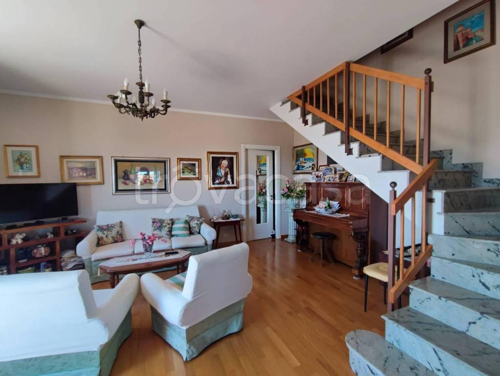 casa semindipendente in vendita a Città Sant'Angelo