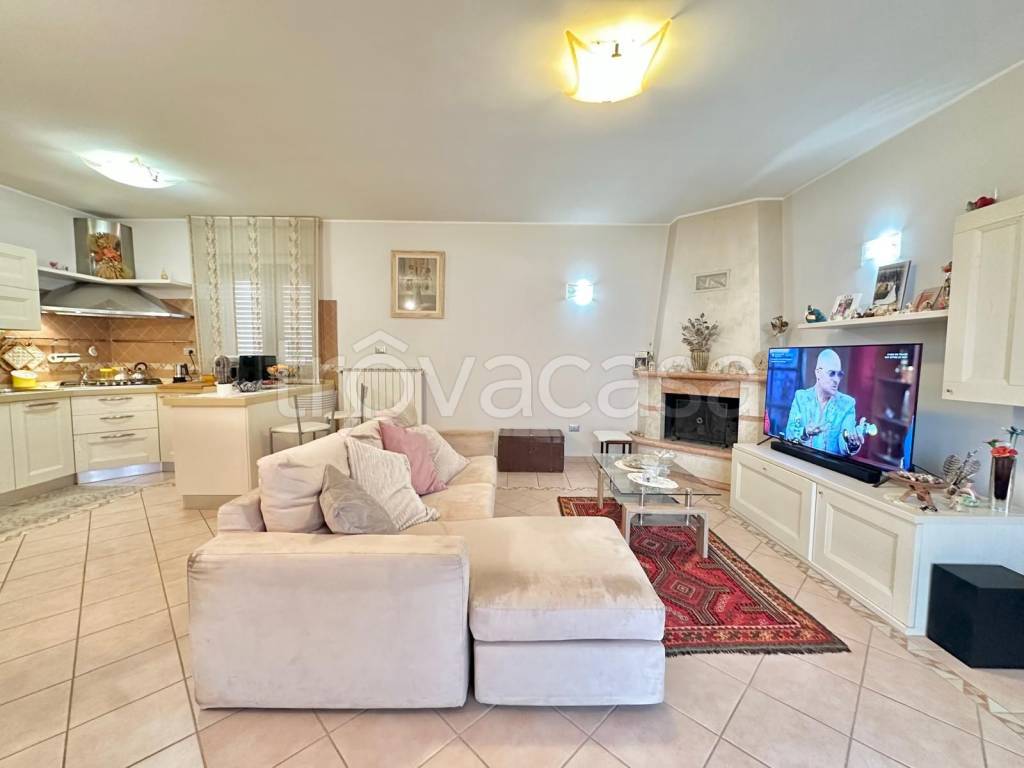 appartamento in vendita a Città Sant'Angelo in zona Fonte Umano