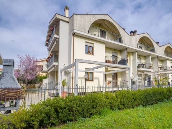 appartamento in vendita a Città Sant'Angelo in zona San Martino