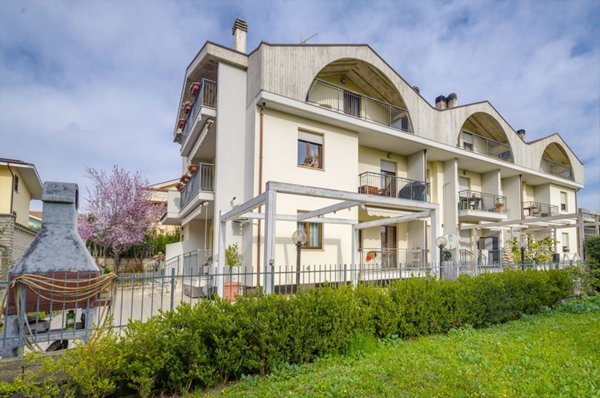 appartamento in vendita a Città Sant'Angelo in zona San Martino