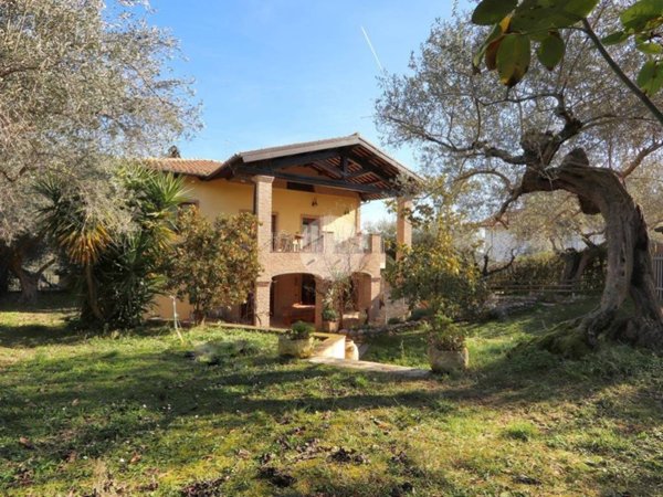 casa indipendente in vendita a Città Sant'Angelo