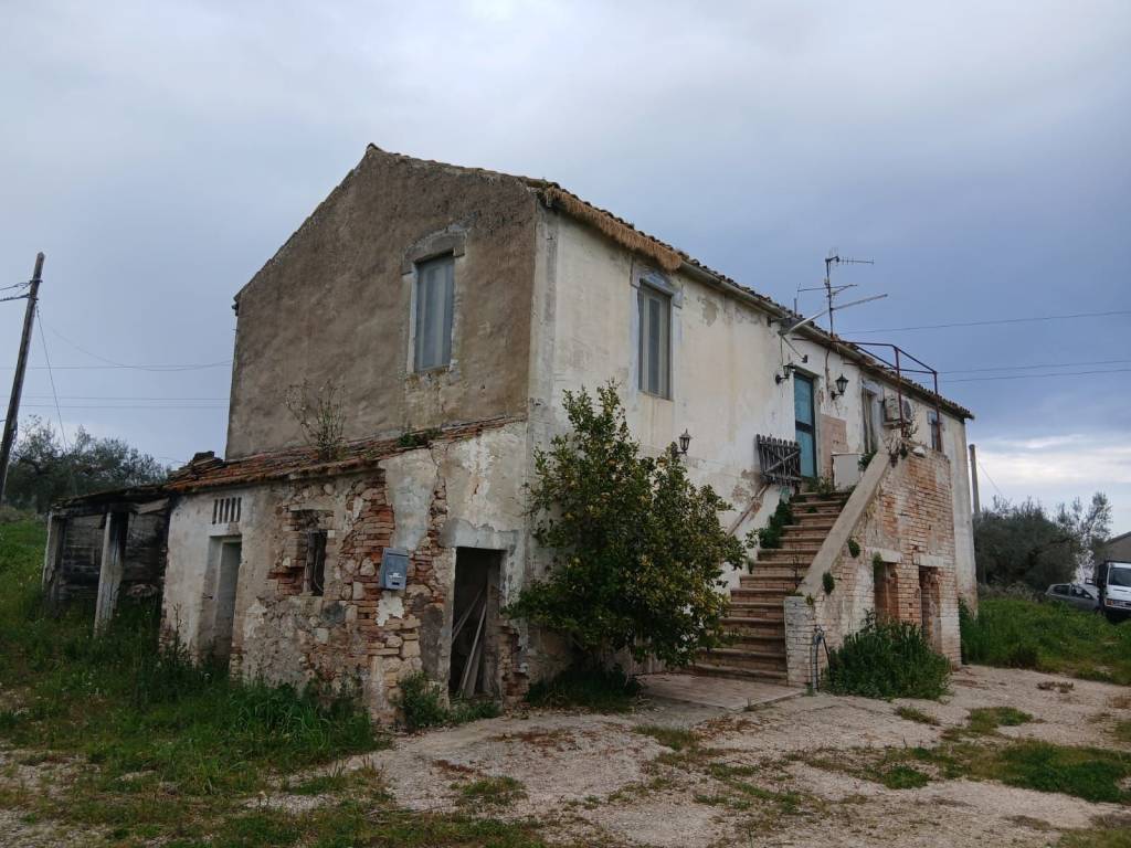 casa indipendente in vendita a Città Sant'Angelo