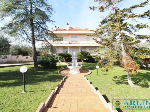 casa indipendente in vendita a Città Sant'Angelo