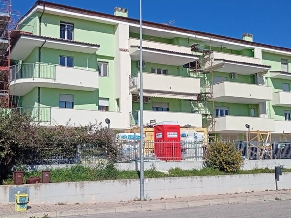 appartamento in vendita a Città Sant'Angelo in zona Fonte Umano