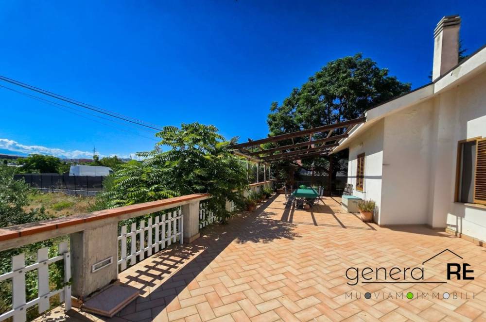 casa indipendente in vendita a Città Sant'Angelo