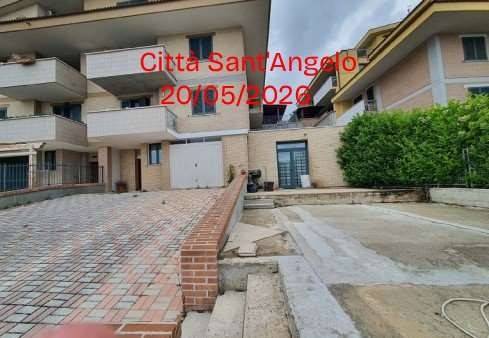 casa indipendente in vendita a Città Sant'Angelo