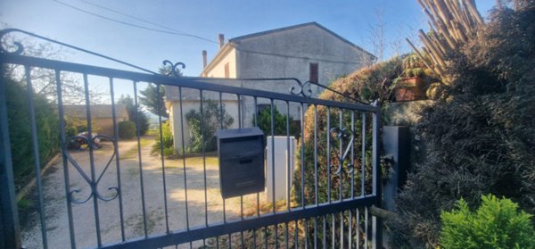 casa indipendente in vendita a Città Sant'Angelo in zona Cipressi