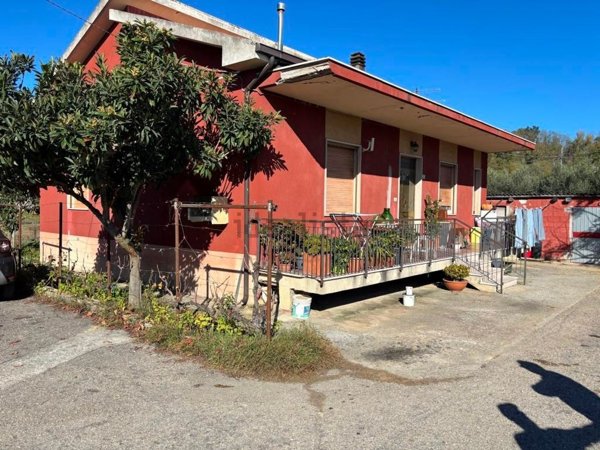 casa indipendente in vendita a Città Sant'Angelo