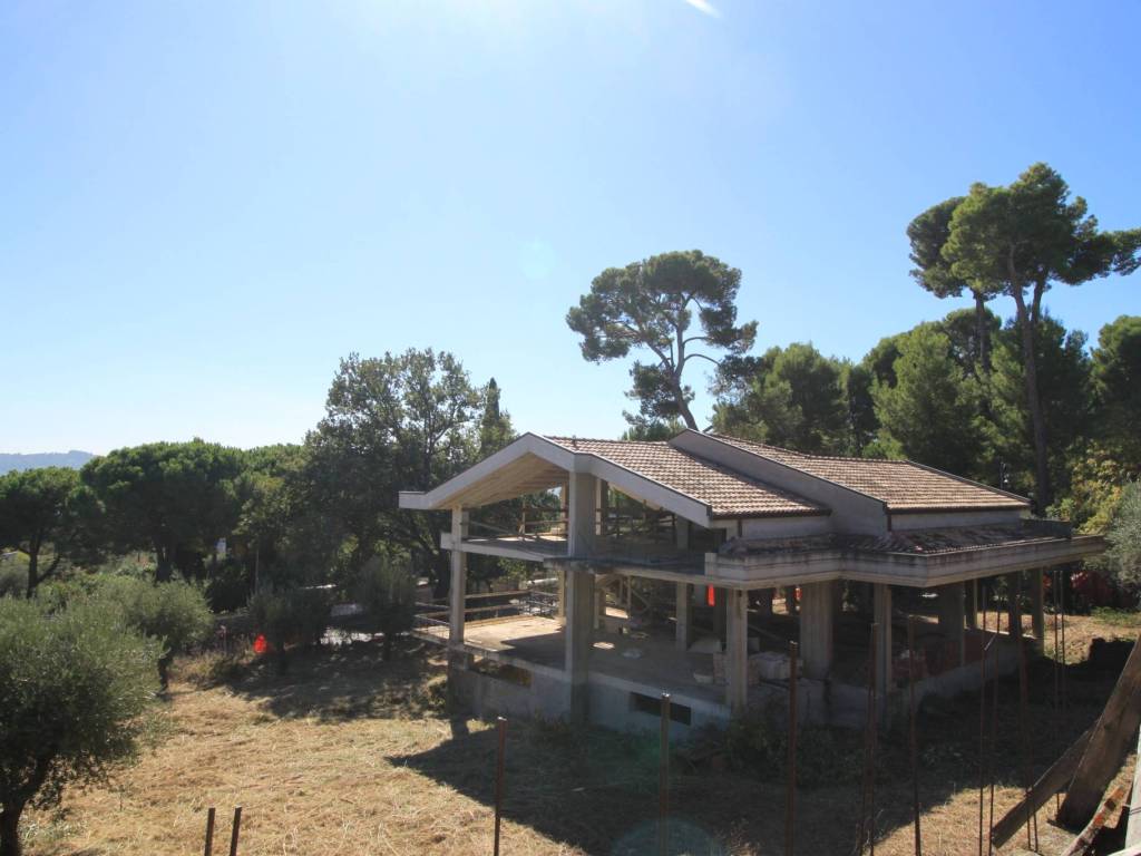 casa indipendente in vendita a Città Sant'Angelo in zona Madonna della Pace