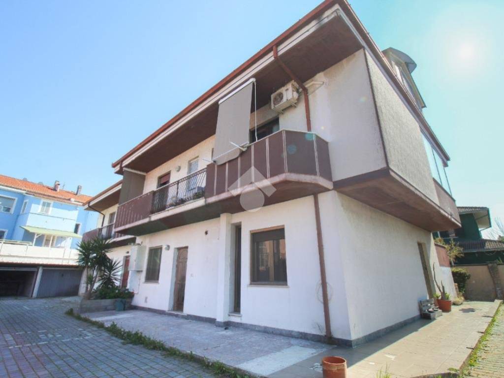 appartamento in vendita a Città Sant'Angelo in zona San Martino