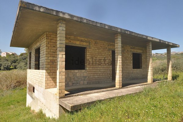 casa indipendente in vendita a Città Sant'Angelo in zona Sant'Agnese